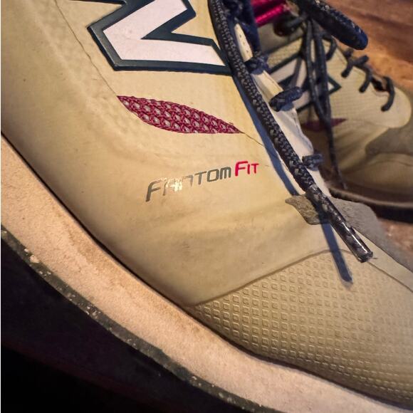 New Balance Trailbuster Mens 9.5 Camping hiking Navy/Tan - Picture 9 of 10